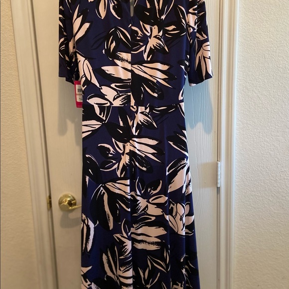VINCE CAMUTO beautiful dress size 12 NWT - Picture 3 of 9